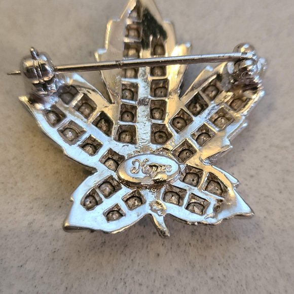Silver Colored Maple Leaf Brooch with Rhinestones - Picture 3 of 8